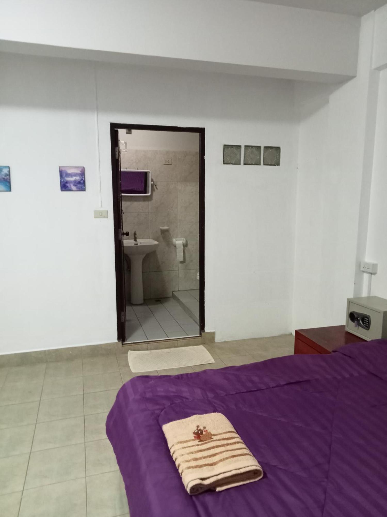 Pluemchai Guesthouse 좀티엔 비치 외부 사진