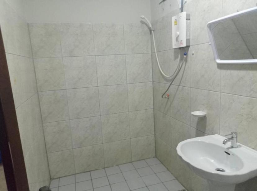 Pluemchai Guesthouse 좀티엔 비치 외부 사진
